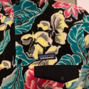 Patagonia Women’s Synchilla Floral Patter Pullover